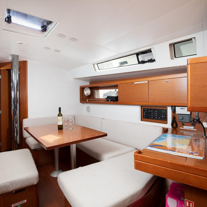 Mare Aeolos | Oceanis 45 photo 10