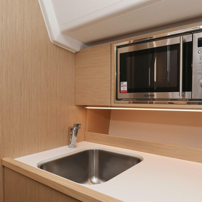 Levente | Bavaria C42 photo 17