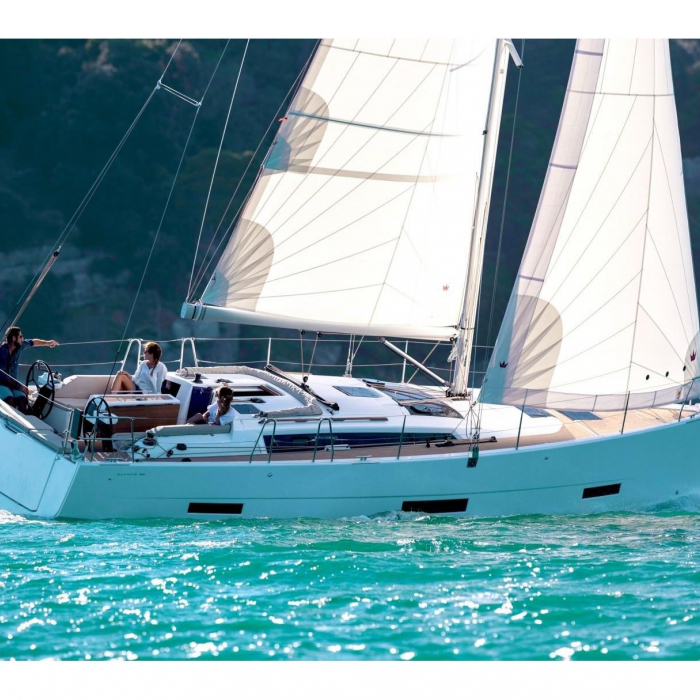 Sail Corvus | Dufour 390 Grand Large photo 2