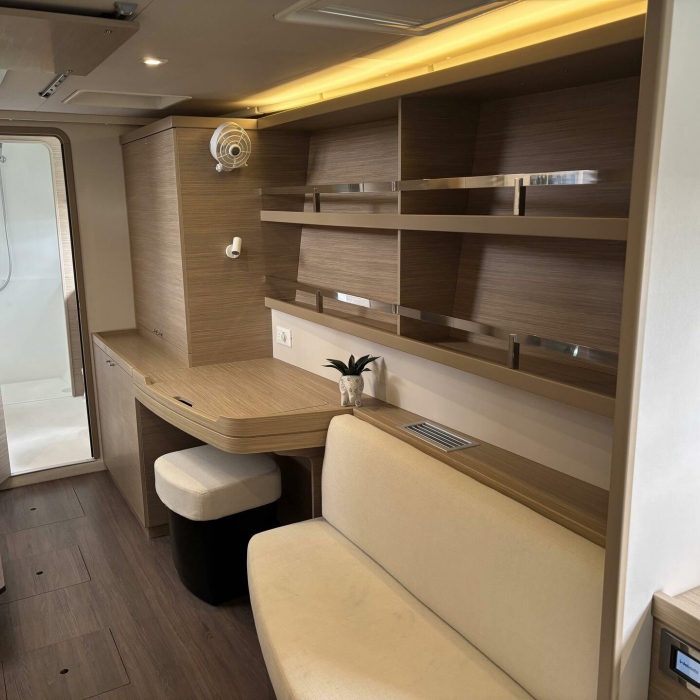 FINE GIRL | Lagoon 42 photo 6