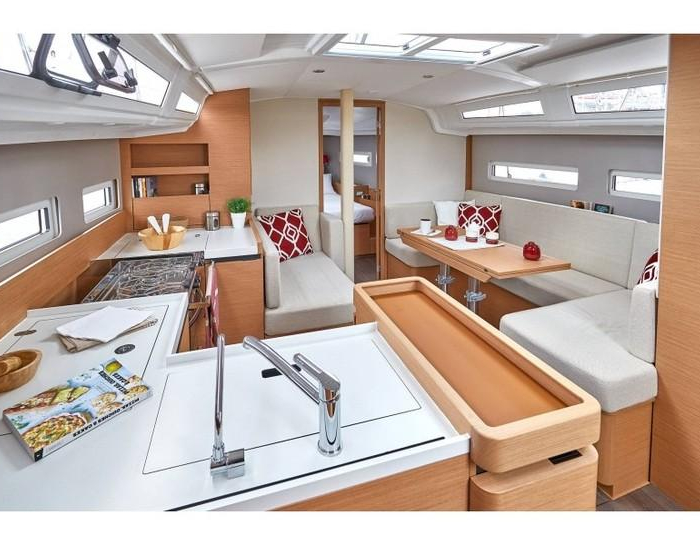 Ohana | Sun Odyssey 410 photo 3