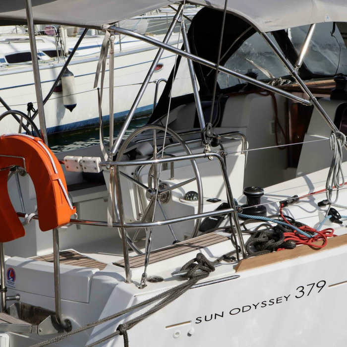  | Sun Odyssey 379 photo 4