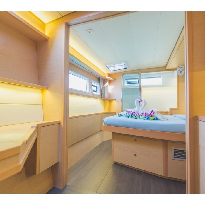 Blue Moon | Lagoon 52F photo 50