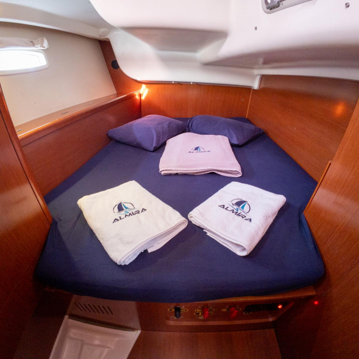 Violet | Oceanis 40 photo 18