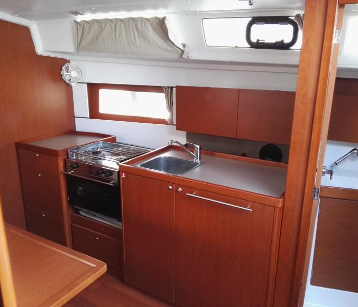 Dani | Oceanis 38.1 photo 2