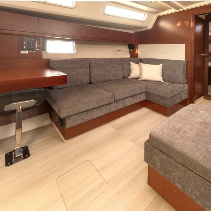 Bea - Water maker, Solar Panel | Hanse 458 photo 7