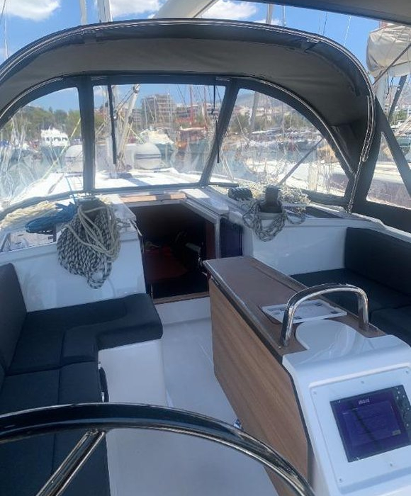 Maia | Bavaria C42 photo 16