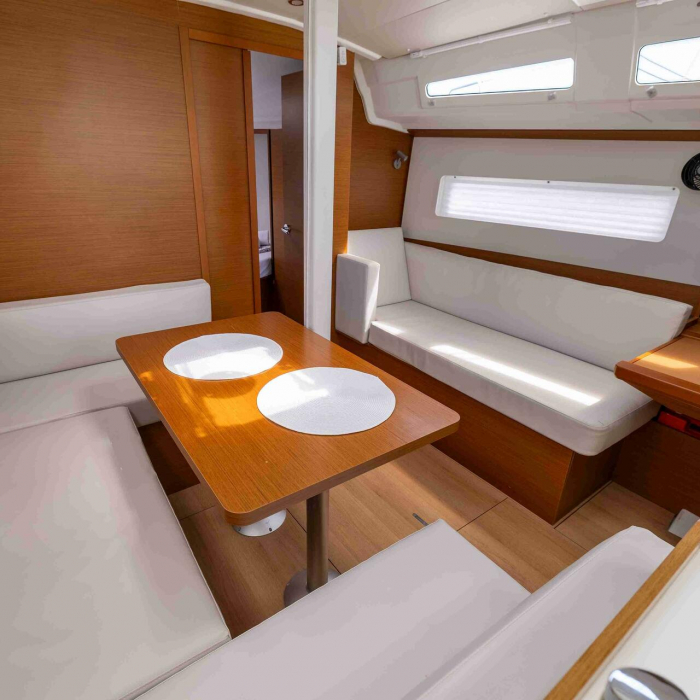 Vida | Sun Odyssey 380 photo 8