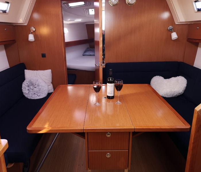 Tamra | Bavaria 36 photo 12