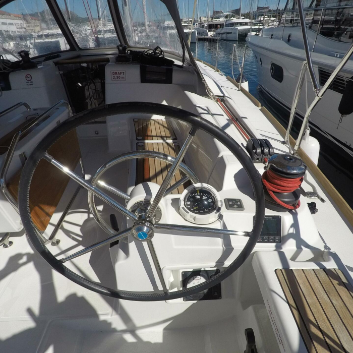 Elissa | Sun Odyssey 449 photo 3