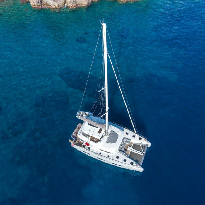 EL-BLUE | Lagoon 55 photo 3