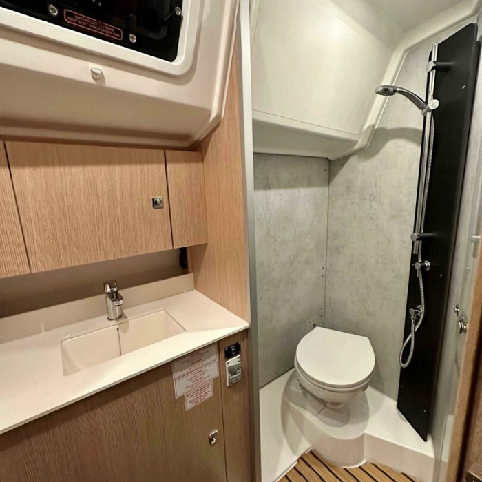 Ermis | Bavaria C42 photo 14