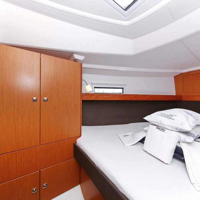 Oracle | Bavaria Cruiser 37 photo 12