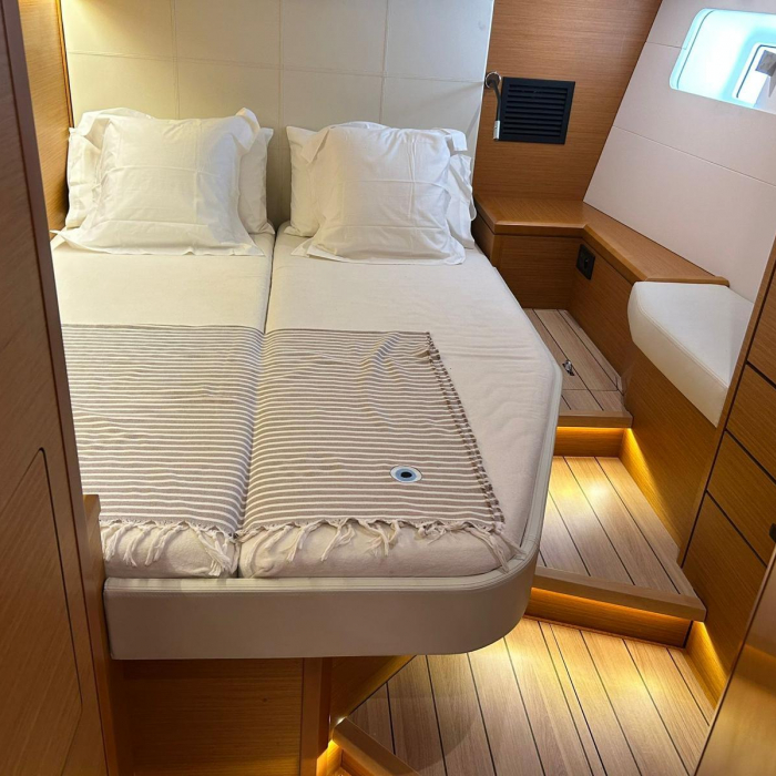 Capari | Jeanneau 54 photo 4