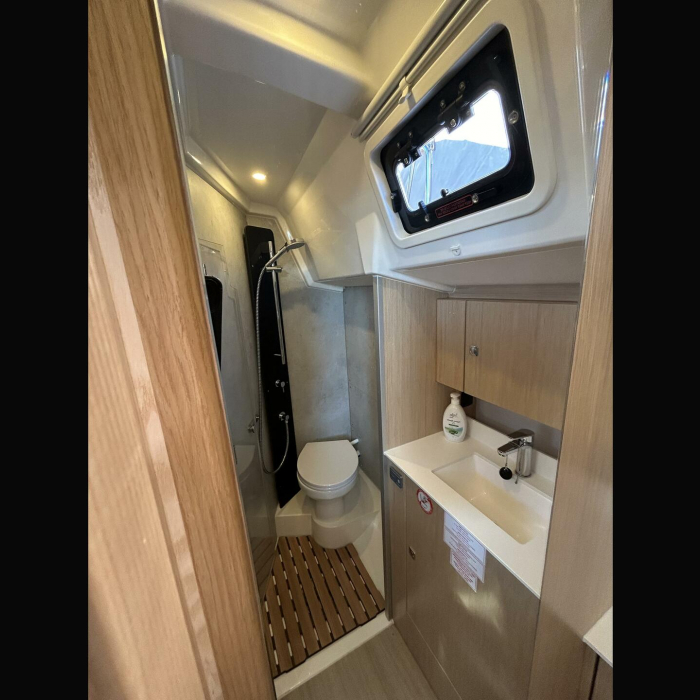 Asterix | Bavaria C38 photo 9