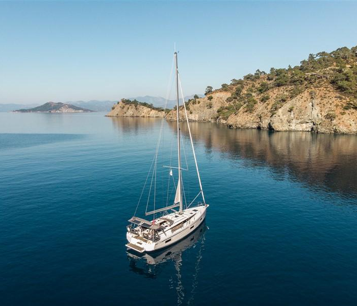 Nomad | Bavaria C42 photo 5