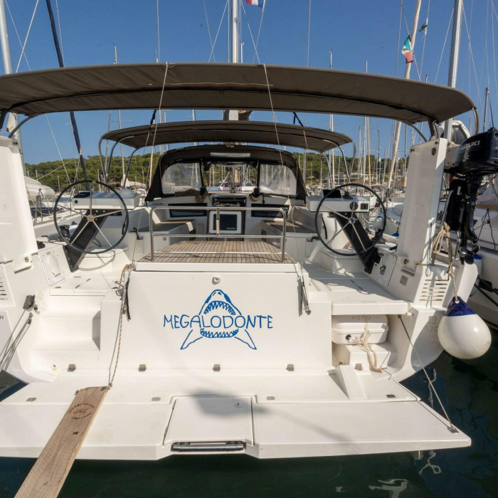 Megalodonte | Dufour 470 photo 10