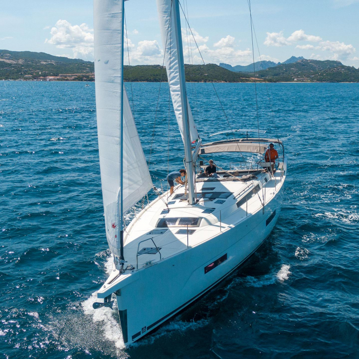 Olimpia - A/C, Generator, Water maker | Dufour 530 photo 11