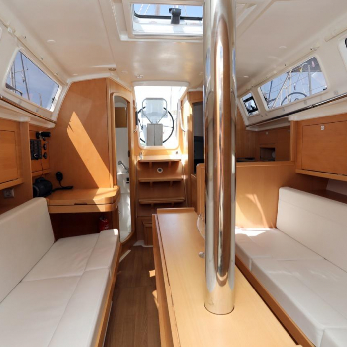 Spider Kiss | Sun Odyssey 319 photo 5