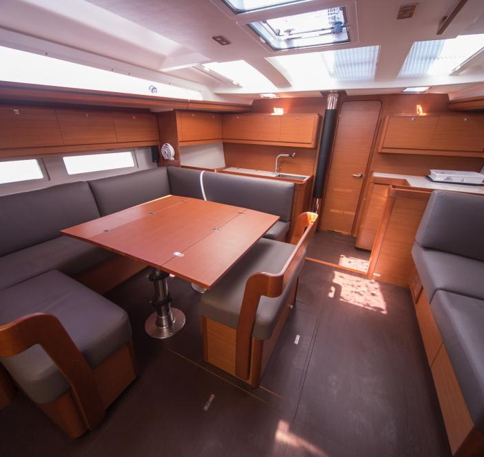 Houat | Dufour 520 GL photo 16