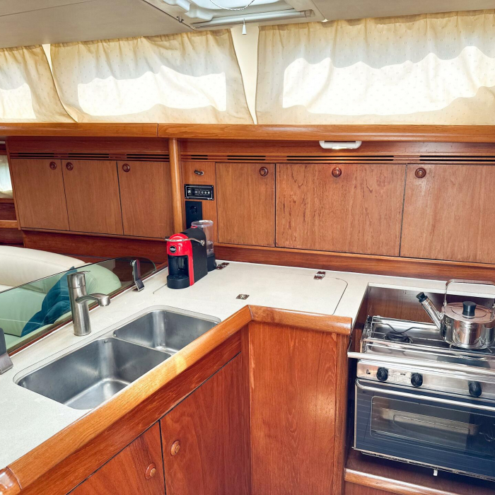 Azure | Sun Odyssey 40.3 photo 6