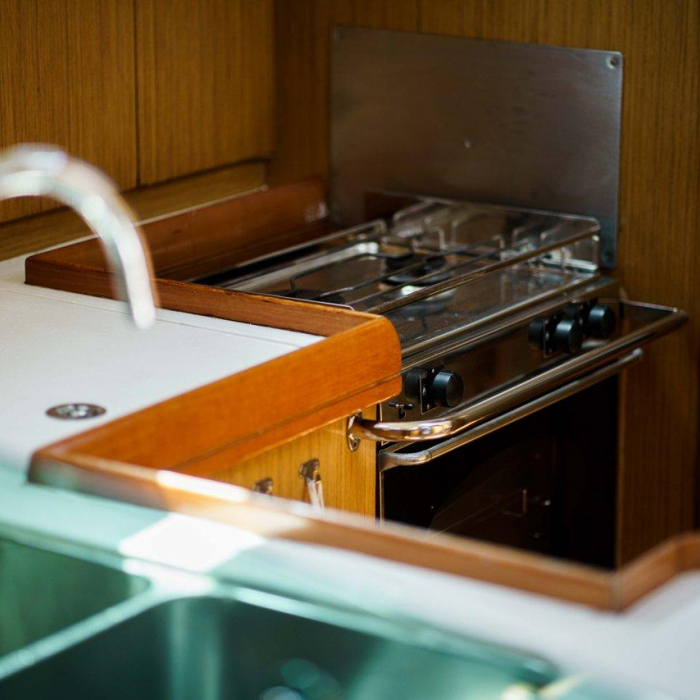 Ema | Sun Odyssey 42i photo 25