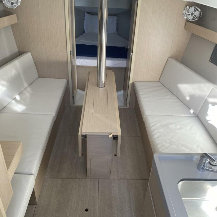 Angelica | Oceanis 34.1 photo 12