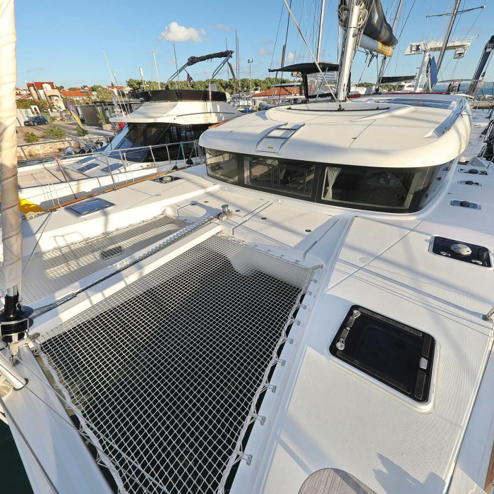 Mars | Lagoon 40 photo 37