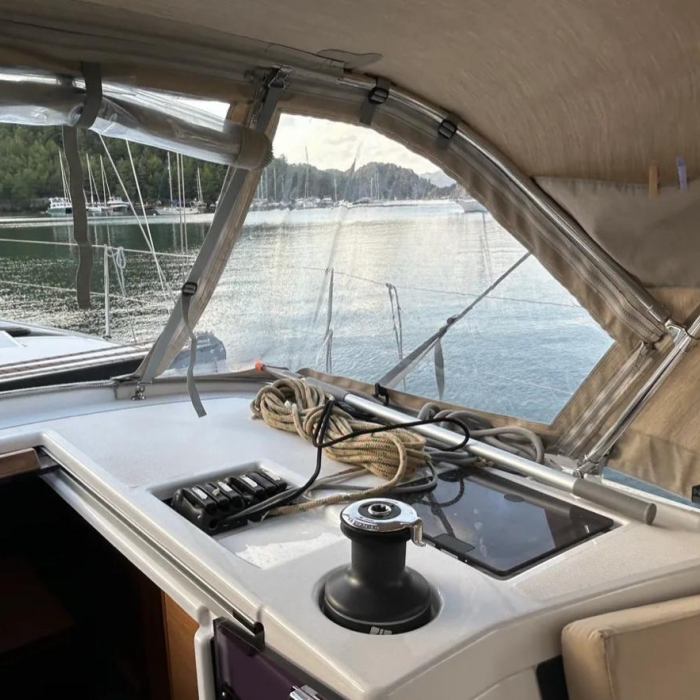 Sail Corvus | Dufour 390 Grand Large photo 13