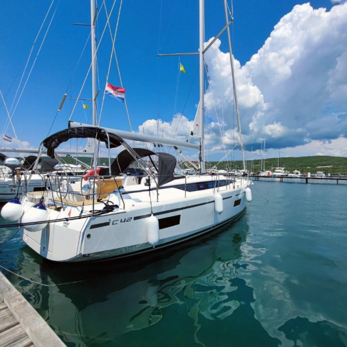 Gala | Bavaria C42 photo 3