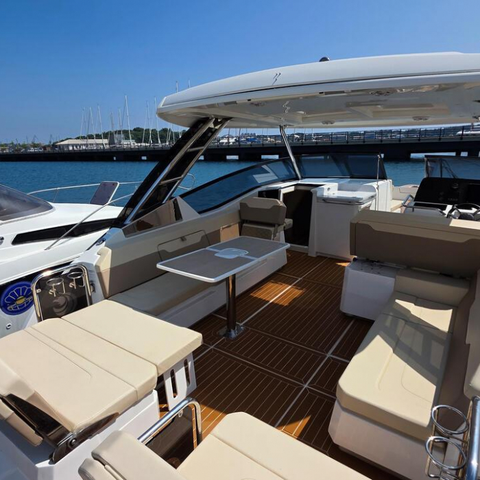 NN | Aquila 32 photo 5