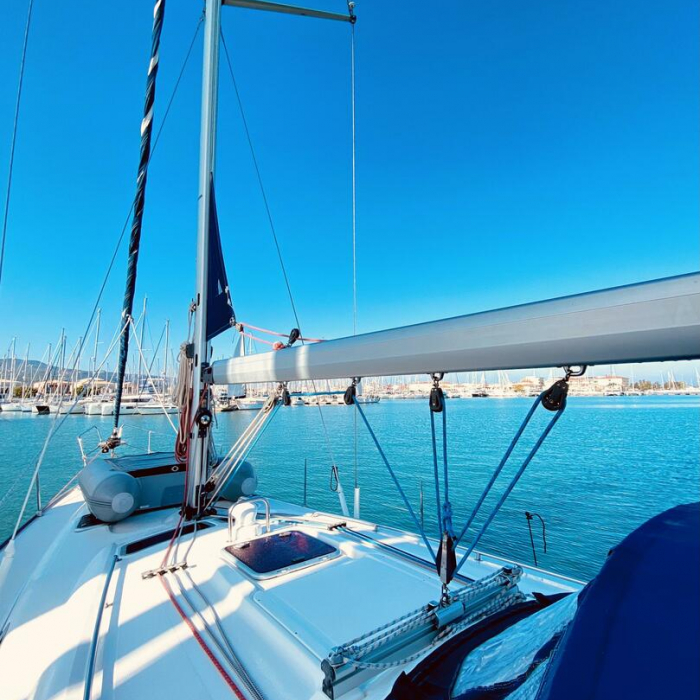 Iro (Pax 7) | Bavaria 42 Cruiser photo 4