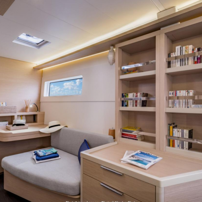 Overseas | Lagoon 46 Flybridge photo 7