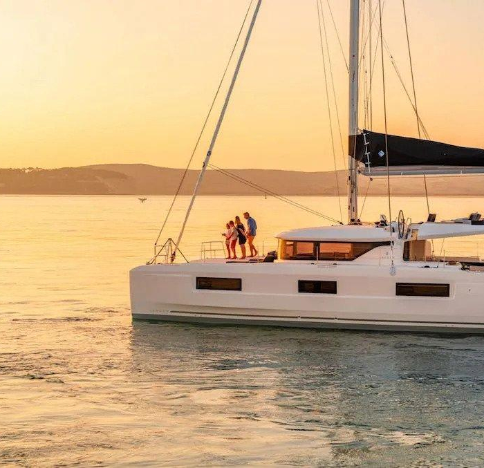 Mondango | Lagoon 46 photo 5