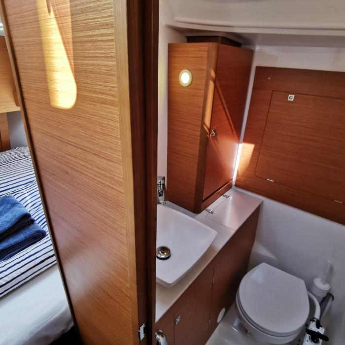 Antares | Dufour 390 Grand Large photo 33