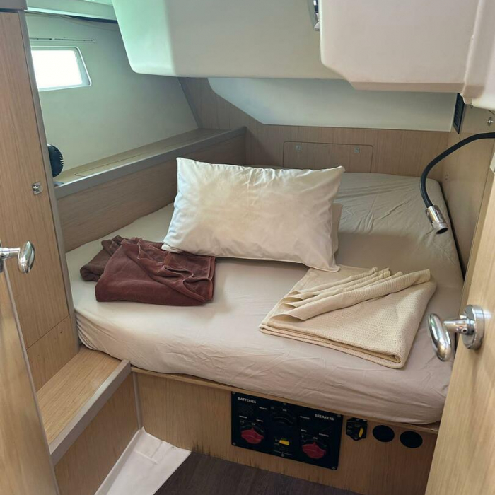 Moonshine | Oceanis 45 photo 14