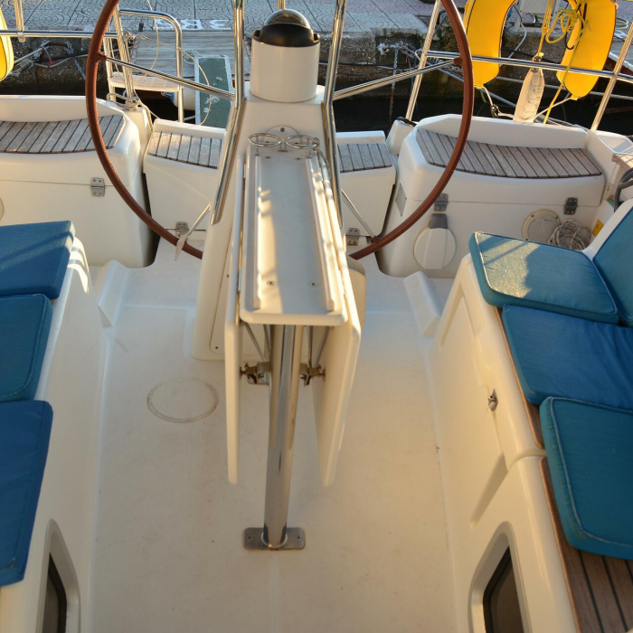 Babis 2010 | Sun Odyssey 36i photo 3