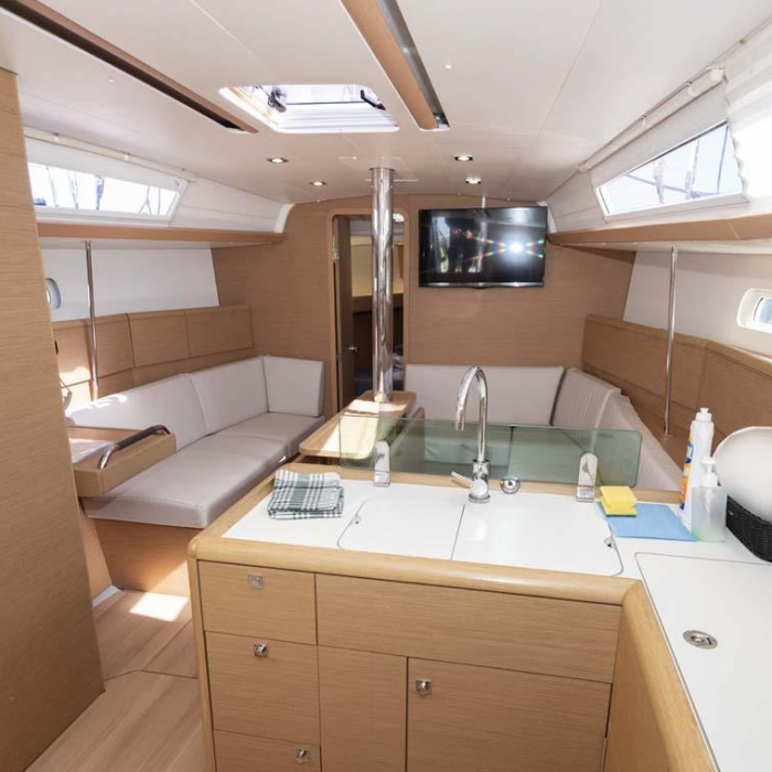 Marie | Sun Odyssey 389 photo 12
