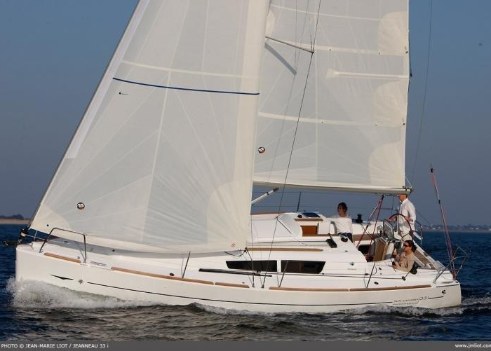 Carry On | Sun Odyssey 33i photo 1