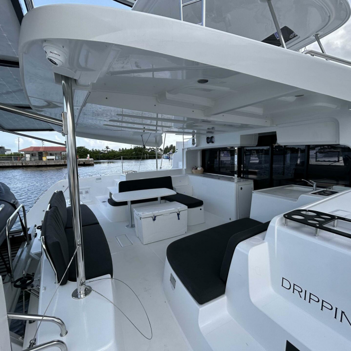 SUEÑOS | Lagoon 46 photo 6