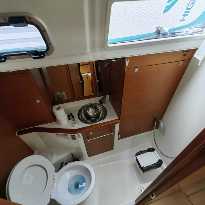 Islanders | Sun Odyssey 389 photo 2