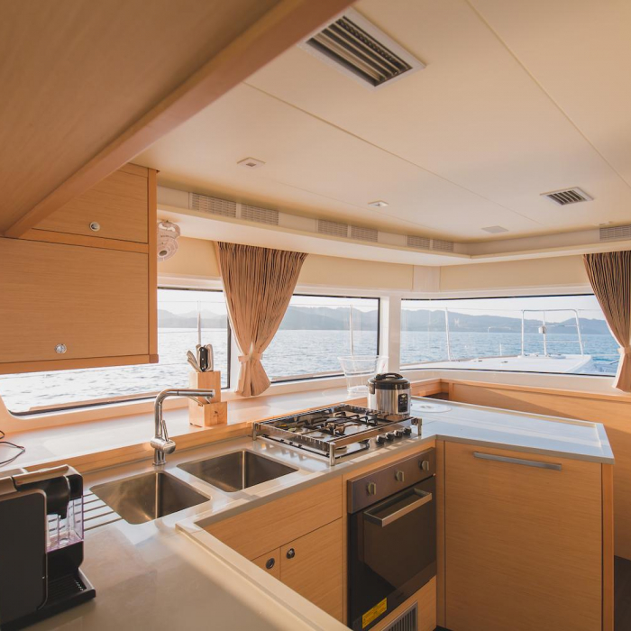 Blue Moon | Lagoon 52F photo 29