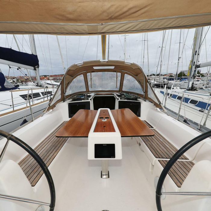 Sweet Lady | Dufour 350 GL photo 25