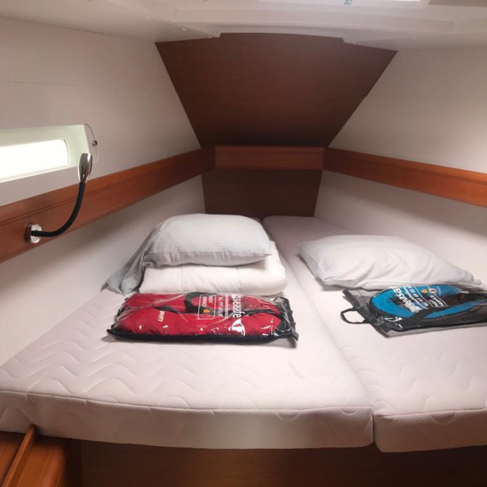 Alboran Limoncello (Las Galletas) | Sun Odyssey 419 photo 13