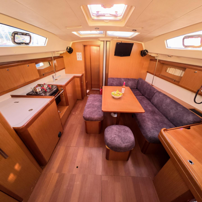 Lilium | Beneteau 43 photo 30