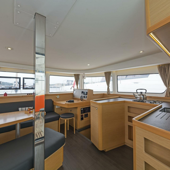 Breeze | Lagoon 42 A/C & GEN & WM photo 14