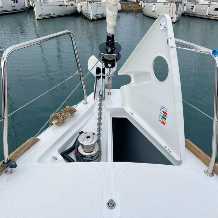 Jana | Oceanis 38.1 photo 10