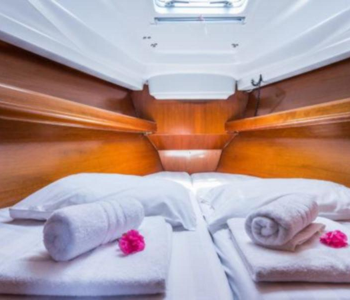 Simonetta (Bow Thruster, electric heads, Solar Panel) | Oceanis 411 Clipper photo 9