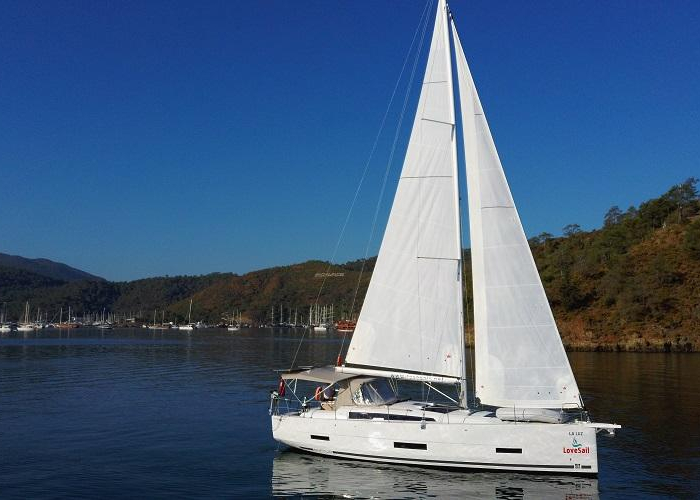 La Luz | Dufour 390 photo 8