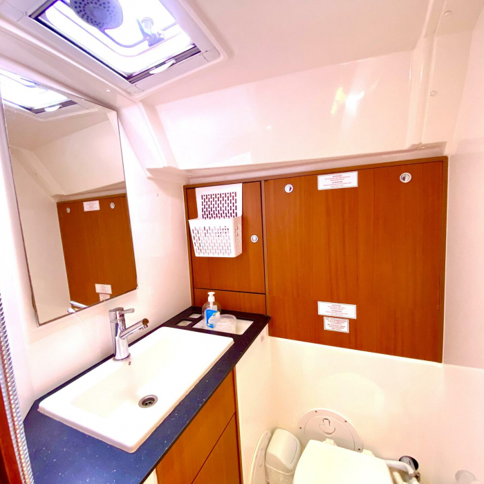 Priceless | Bavaria Cruiser 40 photo 10